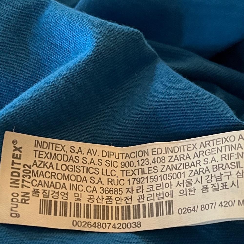 Zara Teal Puff Sleeve Ruched at Waist Crop Top
100% cotton
Sz M - Picture 6 of 12